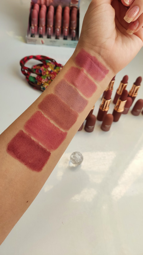 رژلب جامد نقش برجسته آرت اسکین